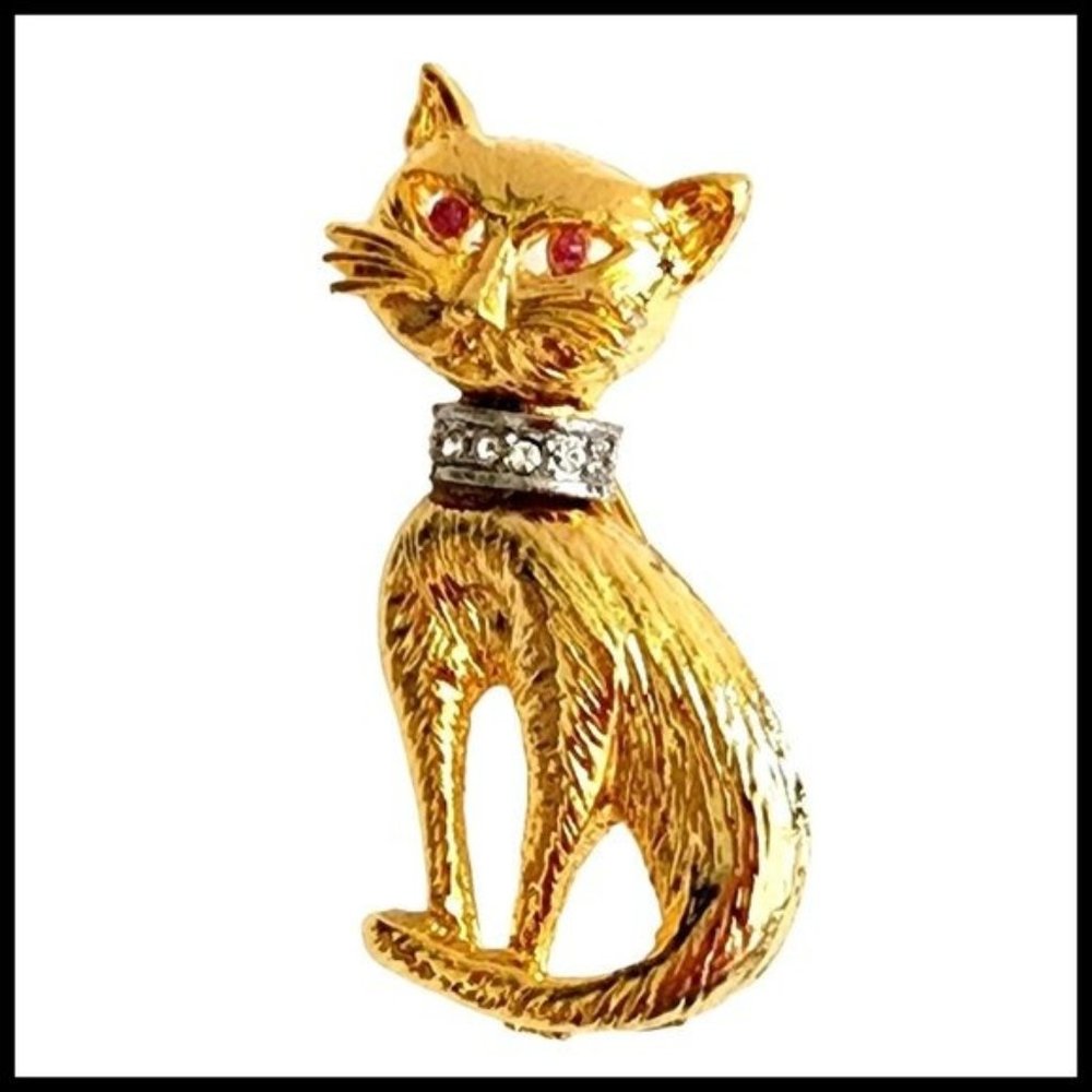 Vintage Siamese Cat Gold Tone Red Eyes Rhinestone Collar Pin Brooch